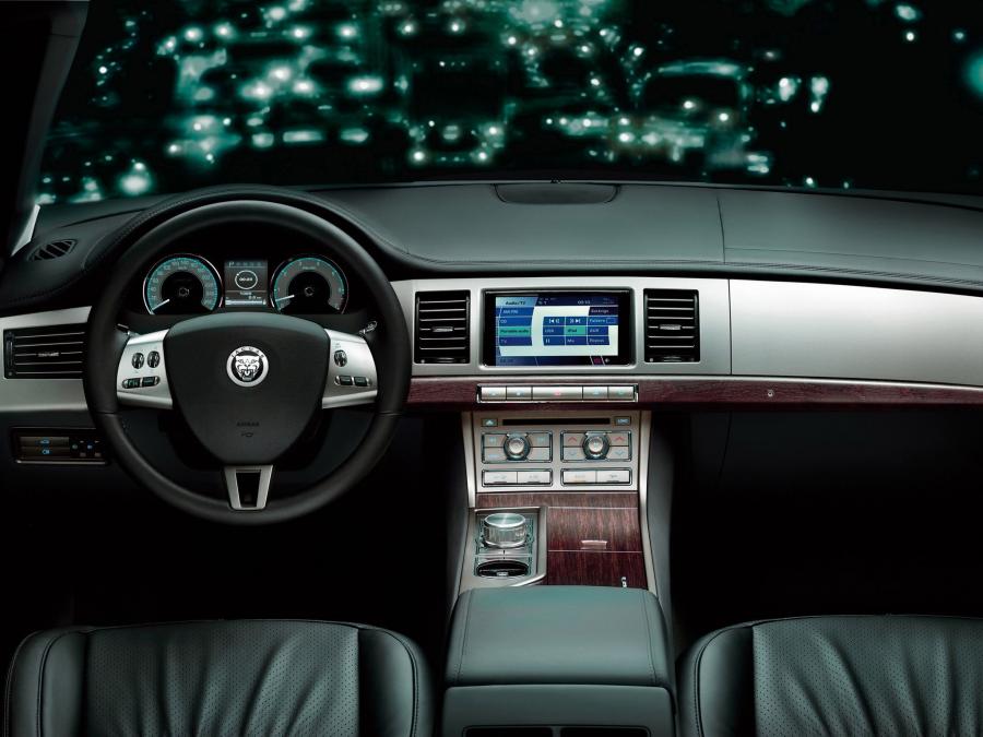 Jaguar XF 2008 года  (фото 115 из 175)